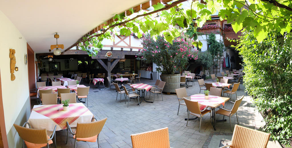Weinhotel / Gasthaus Zur Sonne Ihringen Dış mekan fotoğraf