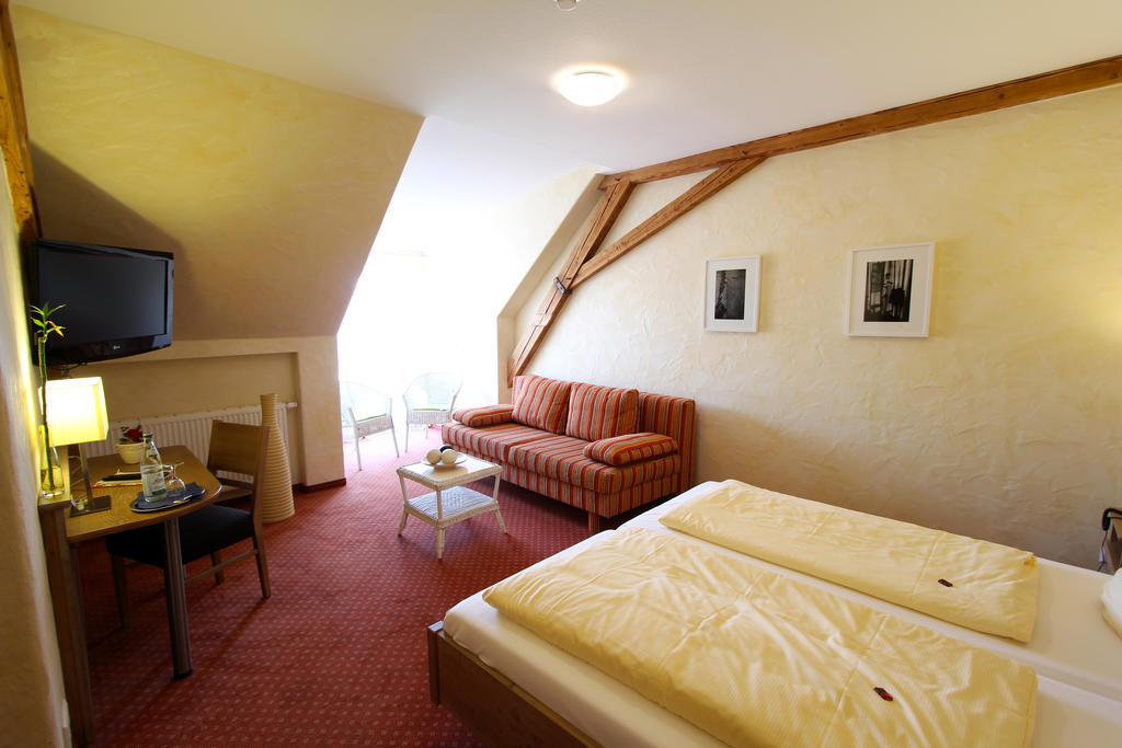 Weinhotel / Gasthaus Zur Sonne Ihringen Oda fotoğraf